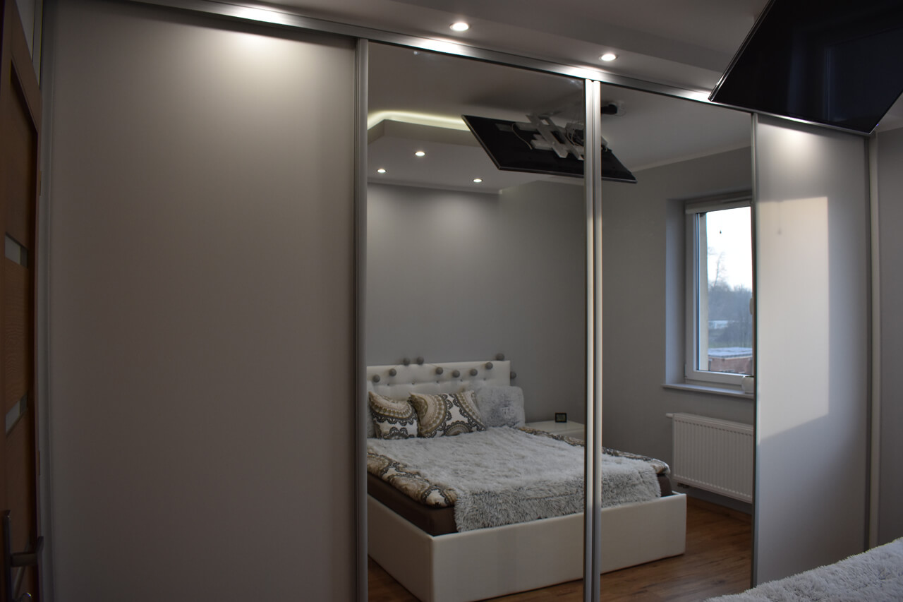 biala-nowoczesna-szafa-przesuwna-na-wymiar